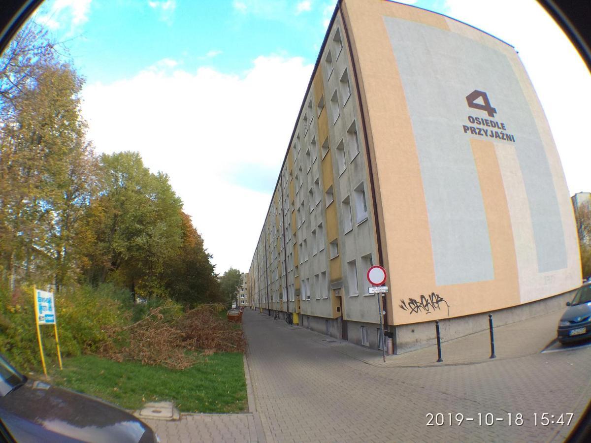 2120 Przyjazni 4 - Tanie Pokoje - Samodzielne Zameldowanie - Self Check In Posen Exterior foto