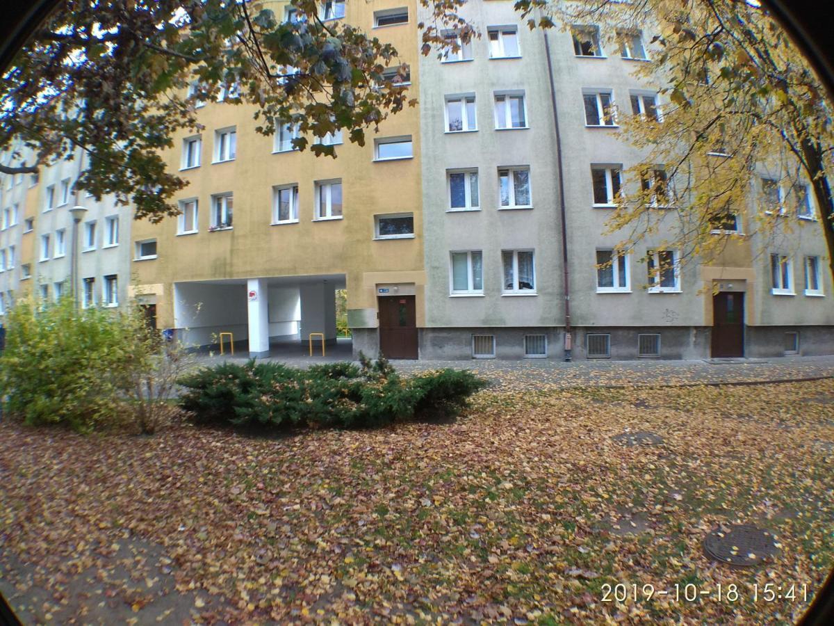 2120 Przyjazni 4 - Tanie Pokoje - Samodzielne Zameldowanie - Self Check In Posen Exterior foto